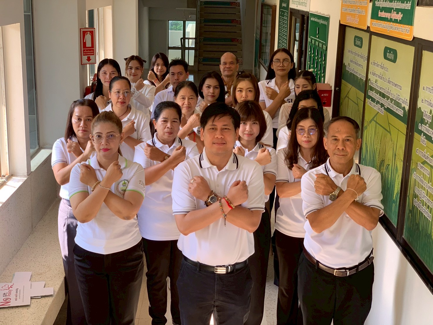 title - วันที่ 18 มีนาคม 2569 นายวิทูล ประดิษฐบุญ ปฏิรูปที่ดินจังหวัดปราจีนบุรี พร้อมด้วย เจ้าหน้าที่ ส.ป.ก.ปราจีนบุรี ร่วมประกาศเจตนารมณ์ “No Gift Policy” ไม่รับของขวัญของกำนัลทุกชนิดจากการปฏิบัติหน้าที่ เพื่อร่วมขับเคลื่อนการป้องกันและแก้ไขปัญหาการทุจริต